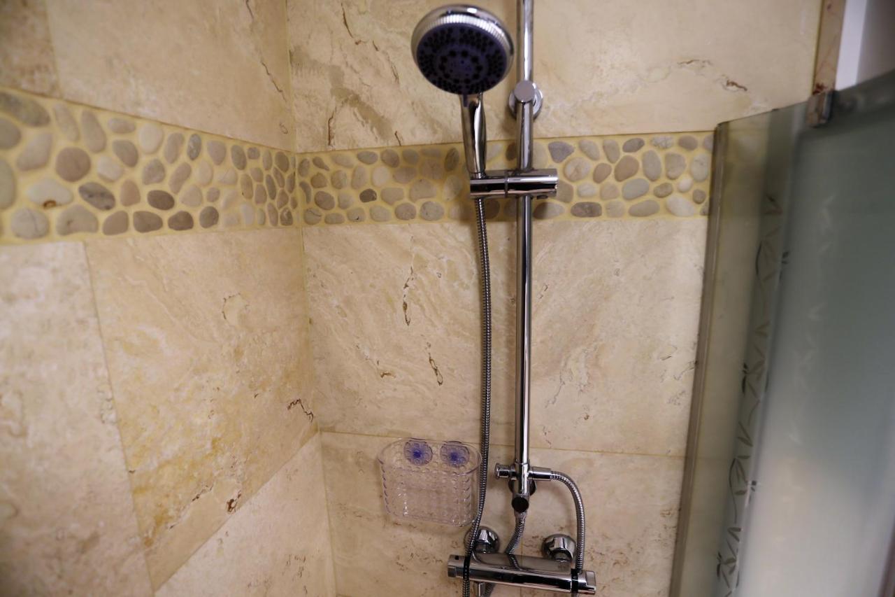 Apartament Mgm Karmelicka ワルシャワ エクステリア 写真