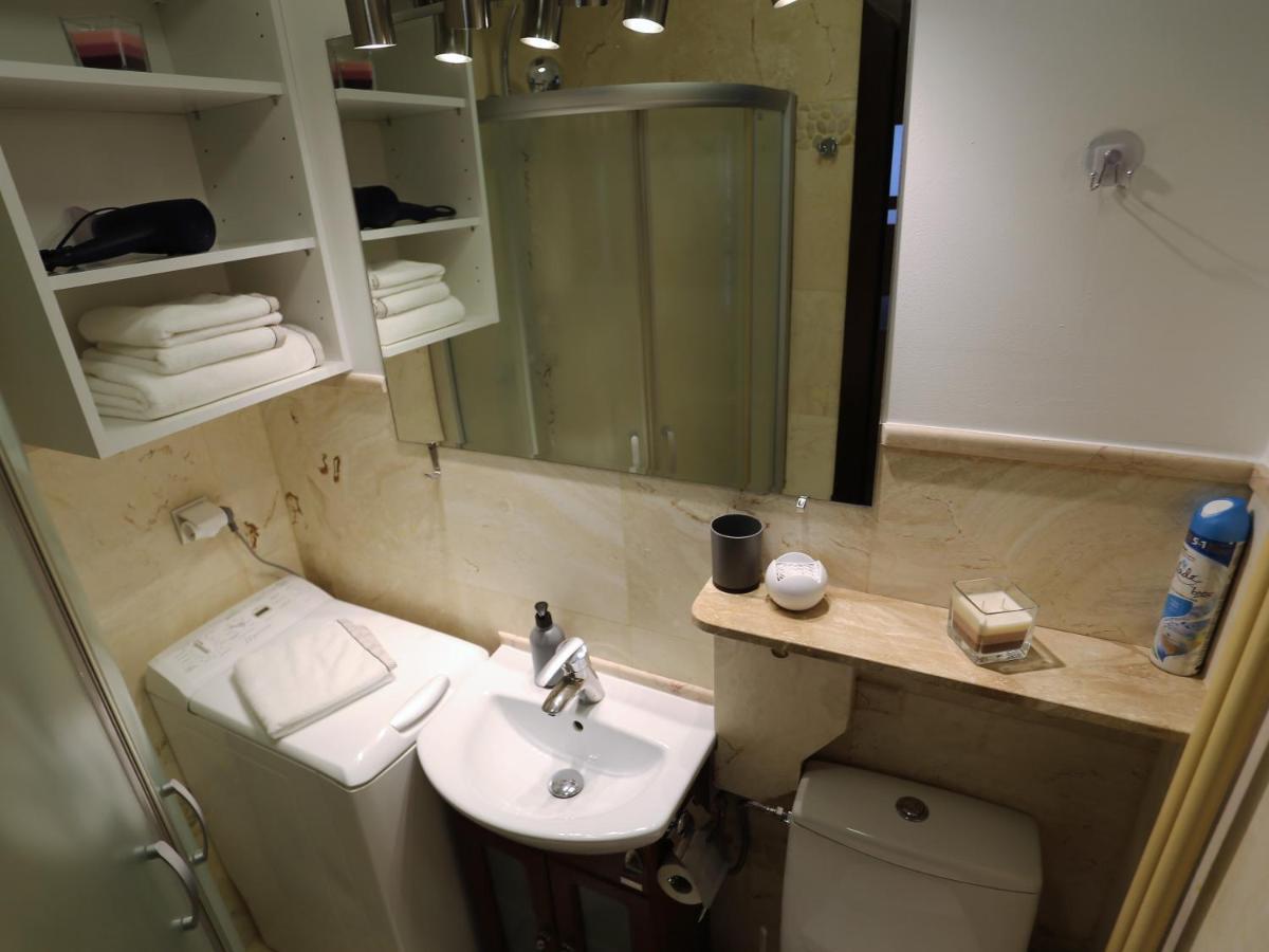 Apartament Mgm Karmelicka ワルシャワ エクステリア 写真