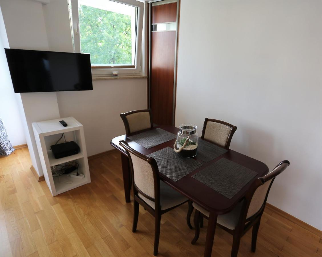 Apartament Mgm Karmelicka ワルシャワ エクステリア 写真