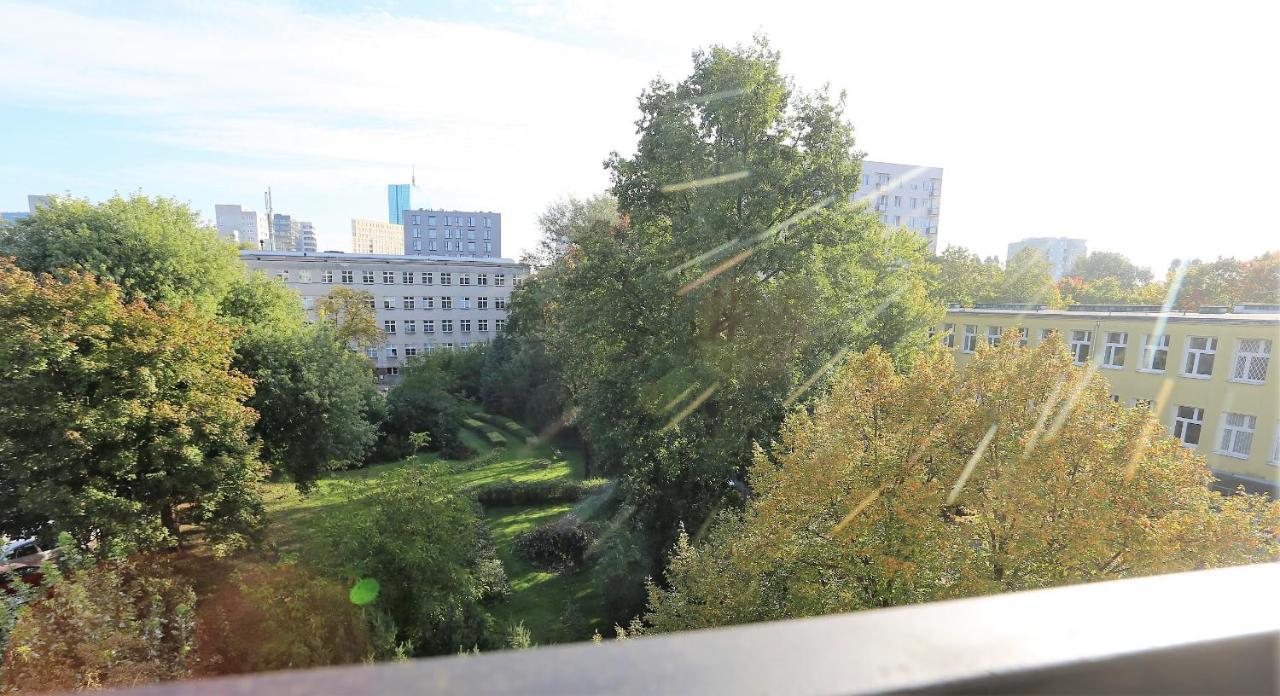 Apartament Mgm Karmelicka ワルシャワ エクステリア 写真