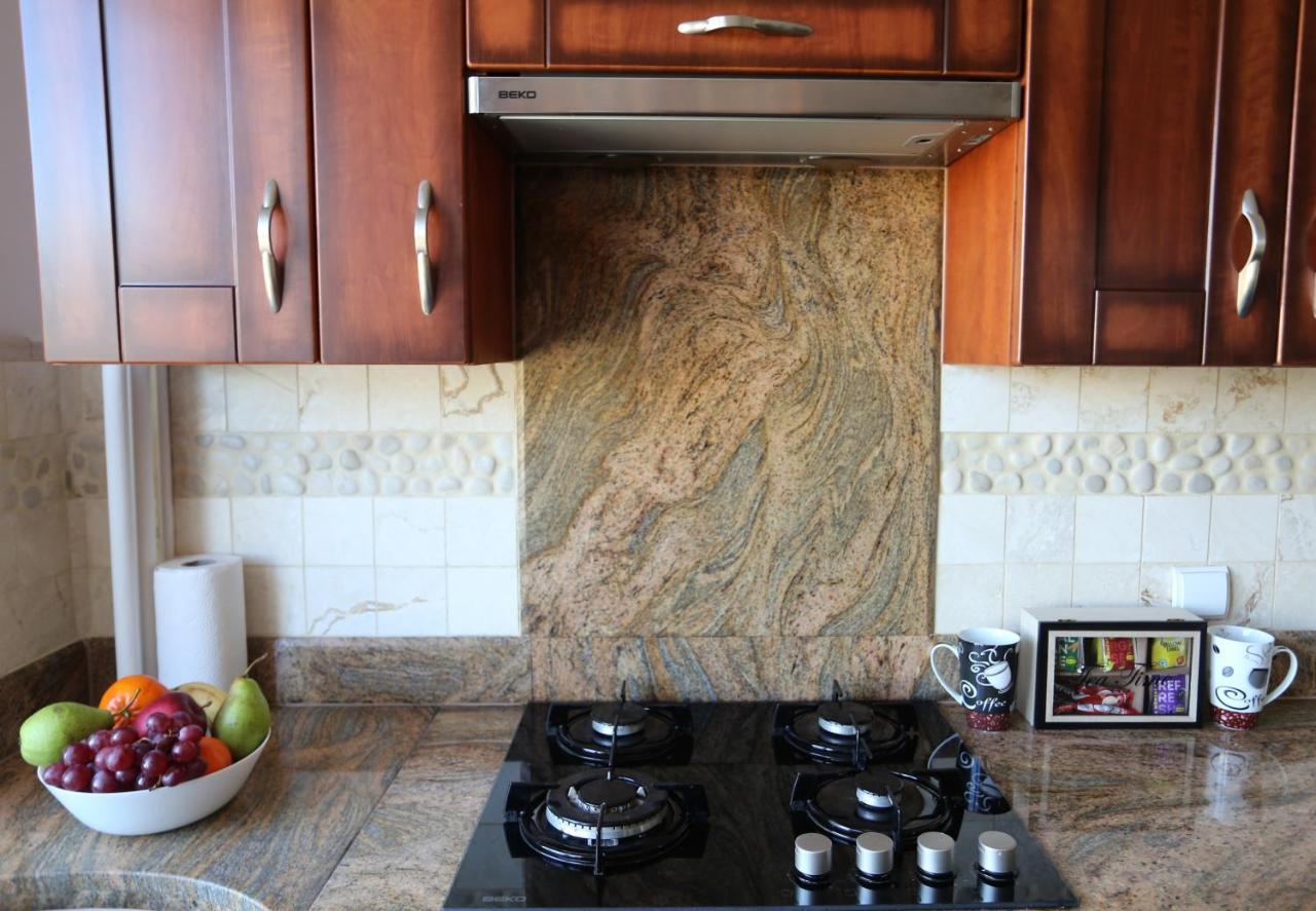 Apartament Mgm Karmelicka ワルシャワ エクステリア 写真