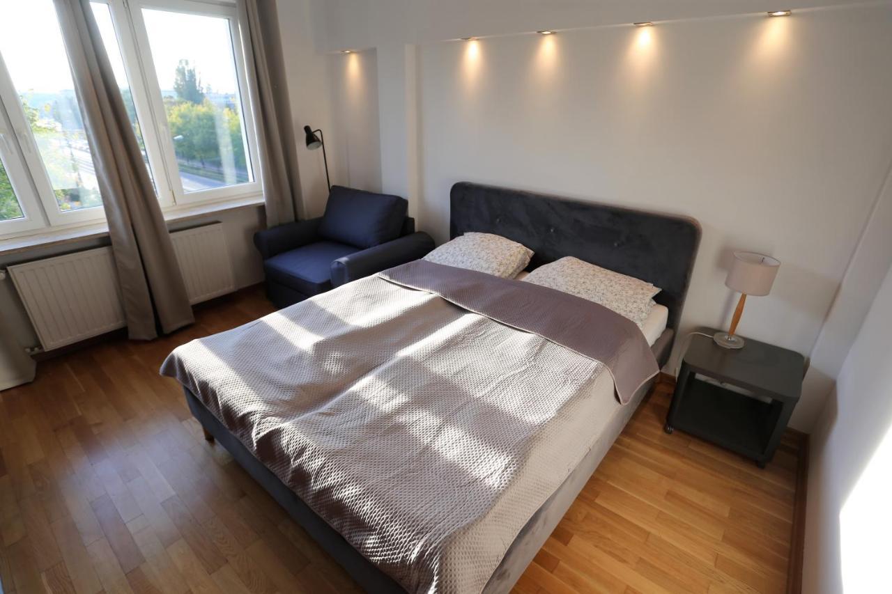 Apartament Mgm Karmelicka ワルシャワ エクステリア 写真